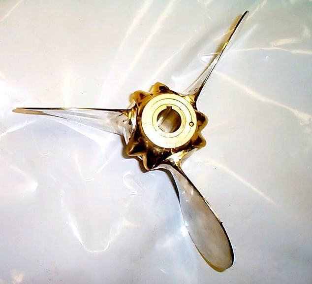 A Luke feathering propeller with its blades feathered in line with the shaft.